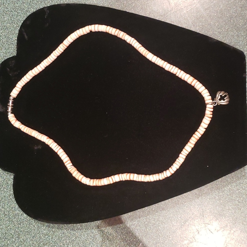 Coral shell necklace